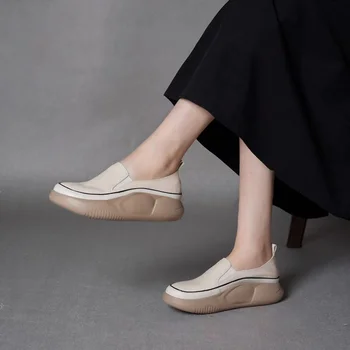 Весна-осень 2023, Новая Цветная Модная кожаная обувь с круглой головкой для женщин, носящих Удобную обувь на толстой подошве снаружи