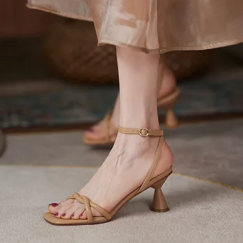летний женский ремень 2022, сандалии из искусственной кожи, обувь с ремешком на щиколотке на необычном каблуке