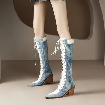Осенние ботинки; Женская джинсовая обувь для женщин; Сапоги в западном стиле на толстом каблуке с острым носком; Сапоги до колена; джинсовые сапоги казаки женские обувь
